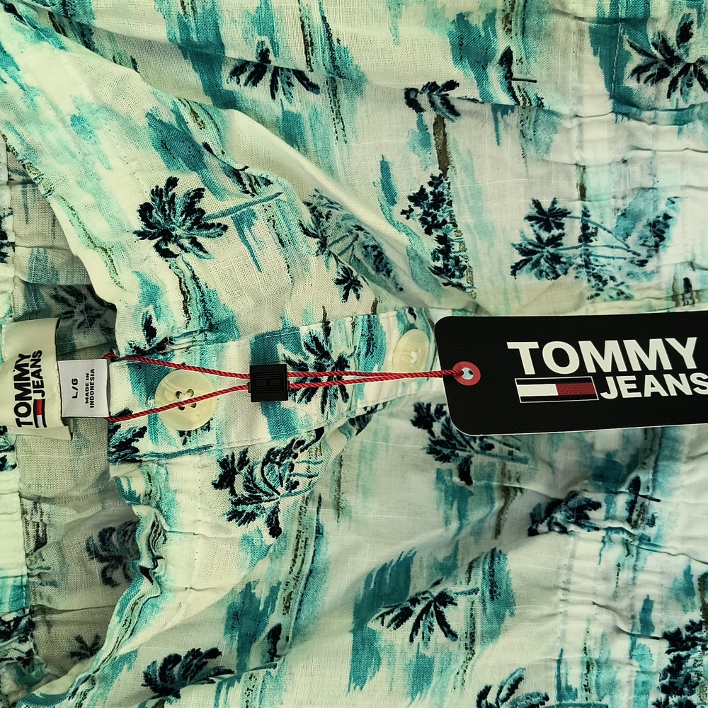 Tommy Hilfiger Women's Beach Print Smocked Tank Top Shirt NWT - Picture 4 of 6